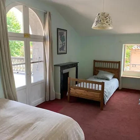 Maison Avec Piscine Pour 10 A 14 Personnes Сasa de vacaciones